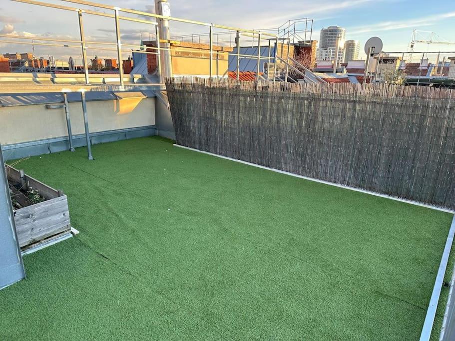 Scenic Rooftop Flat With Terrace Wina Bagian luar foto